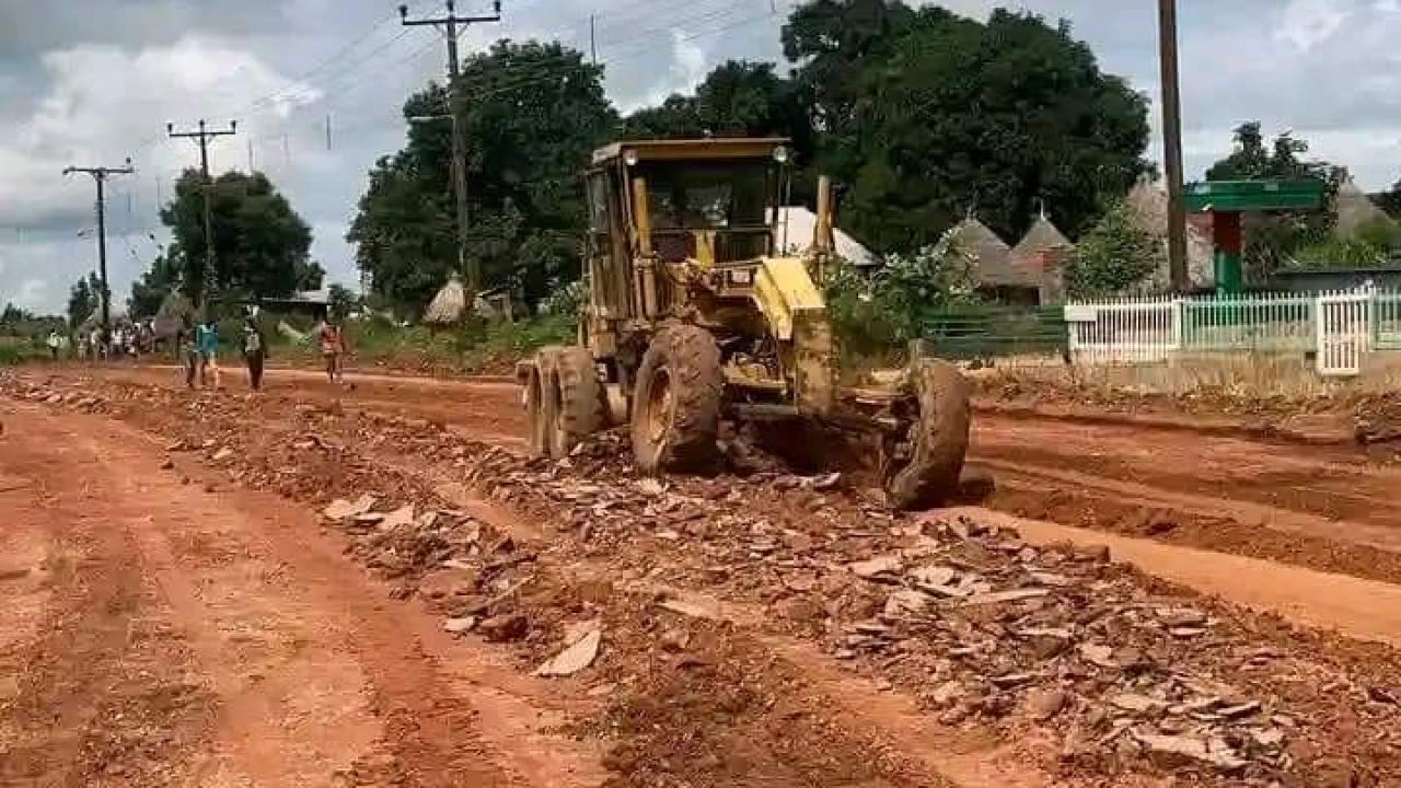 GOVERNOR ALIA BEGINS CONSTRUCTION OF NEGLECTED ABINSI-AGASHA-TYULEN ROAD LEADING TO FORMER GOV ORTOM'S VILLAGE